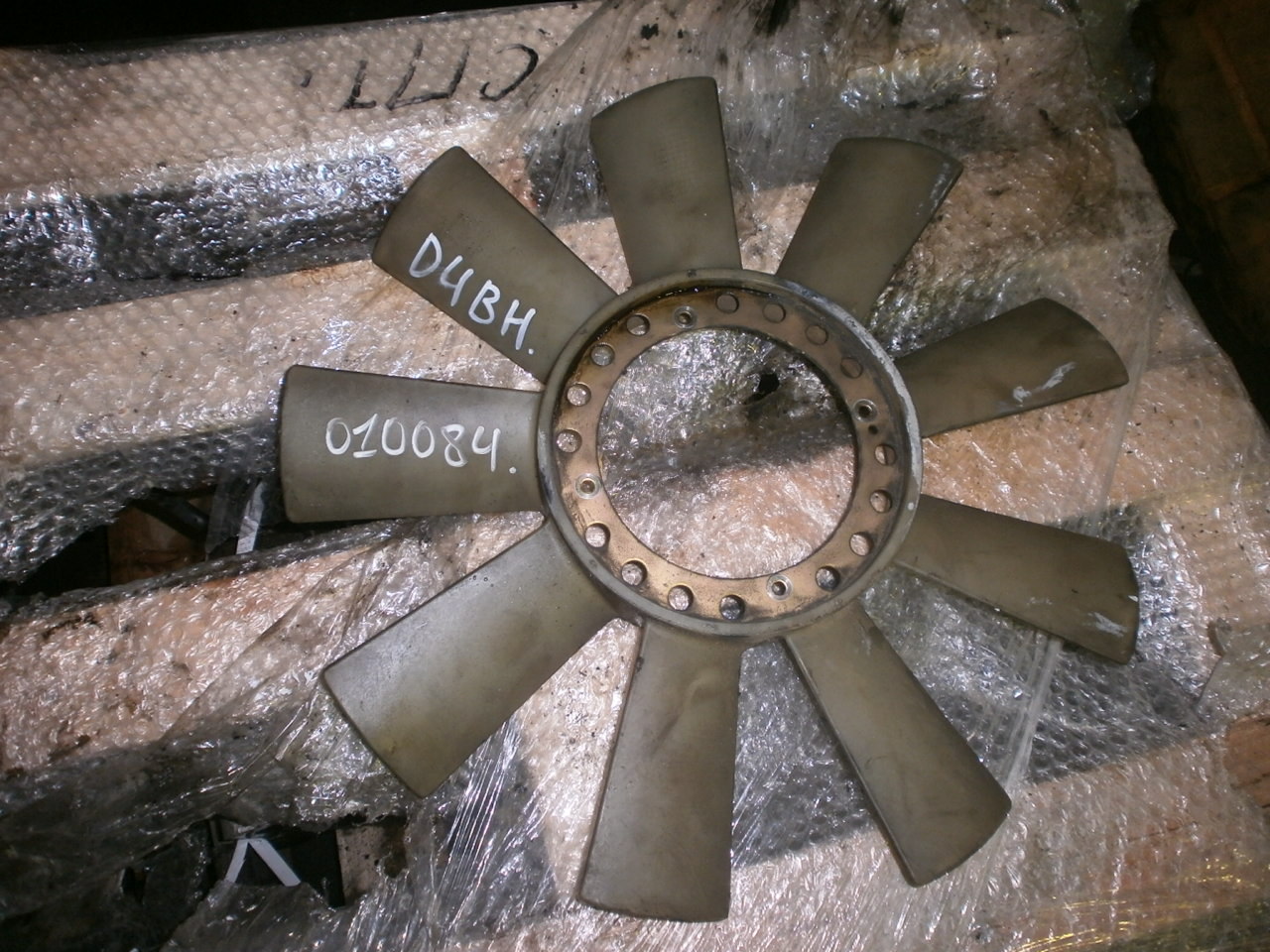 Крыльчатка вентилятора на Hyundai Galloper