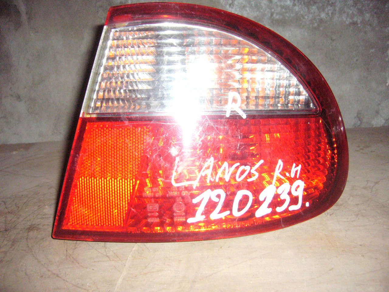 фонарь задний правый на Chevrolet Lanos