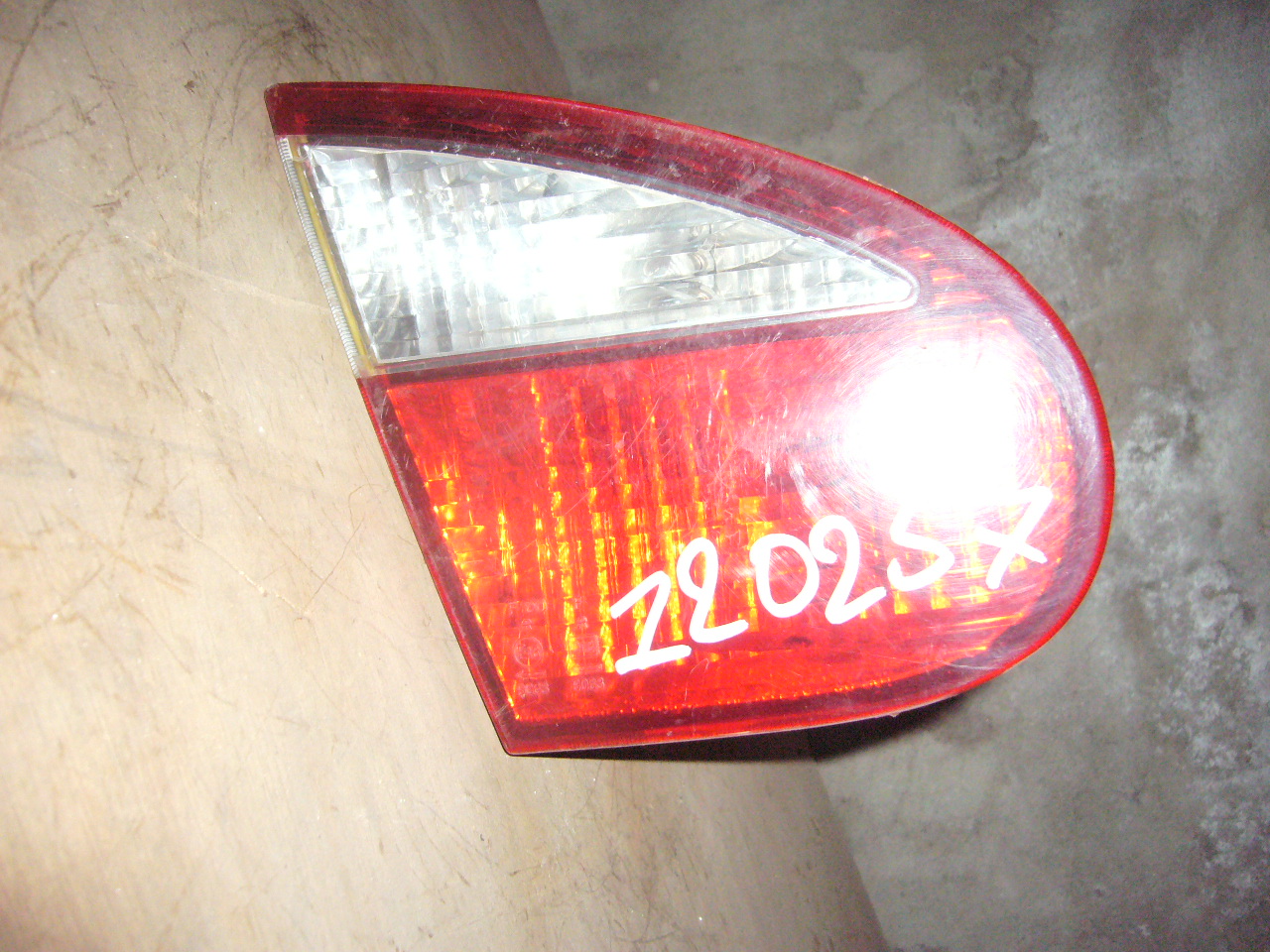 фонарь задний левый на Chevrolet Lanos