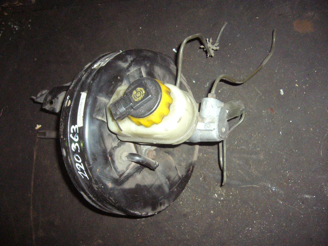 Вакуумный усилитель тормозов и главный тормозной цилиндр на Chevrolet Lanos