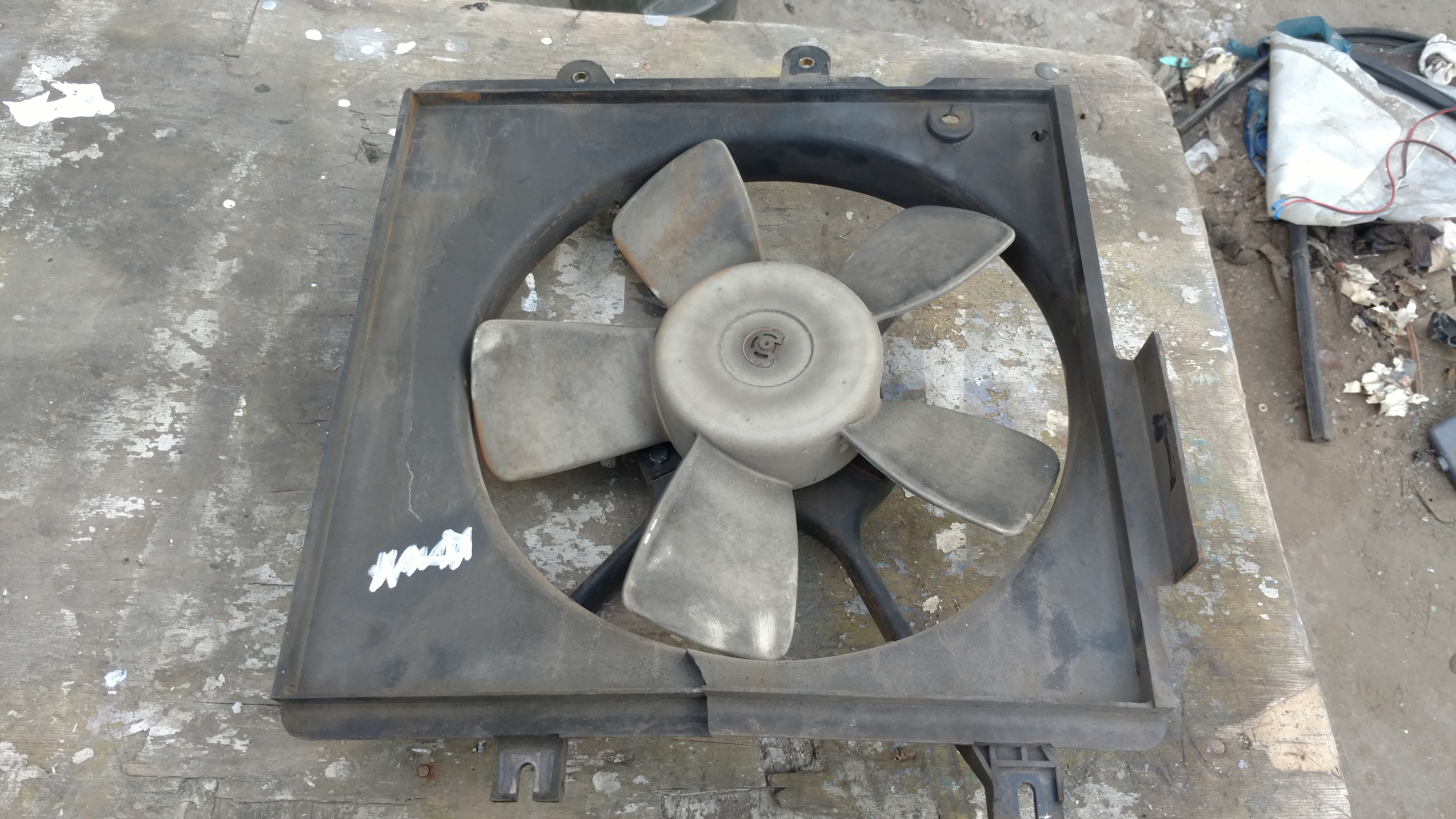 Вентилятор с диффузором (дефект ) на Chevrolet Lanos