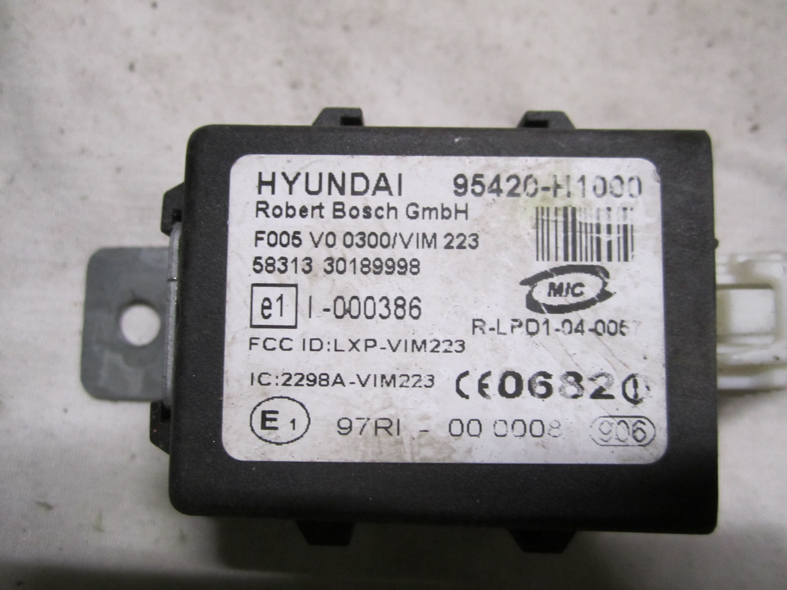 Блок иммобилайзера : 95420-H1000 на Hyundai Santa fe