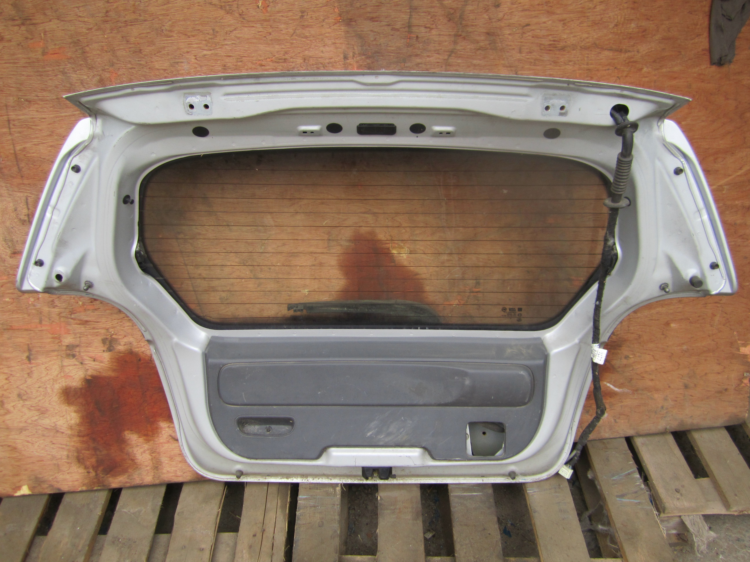 Дверь багажника на Chevrolet Spark