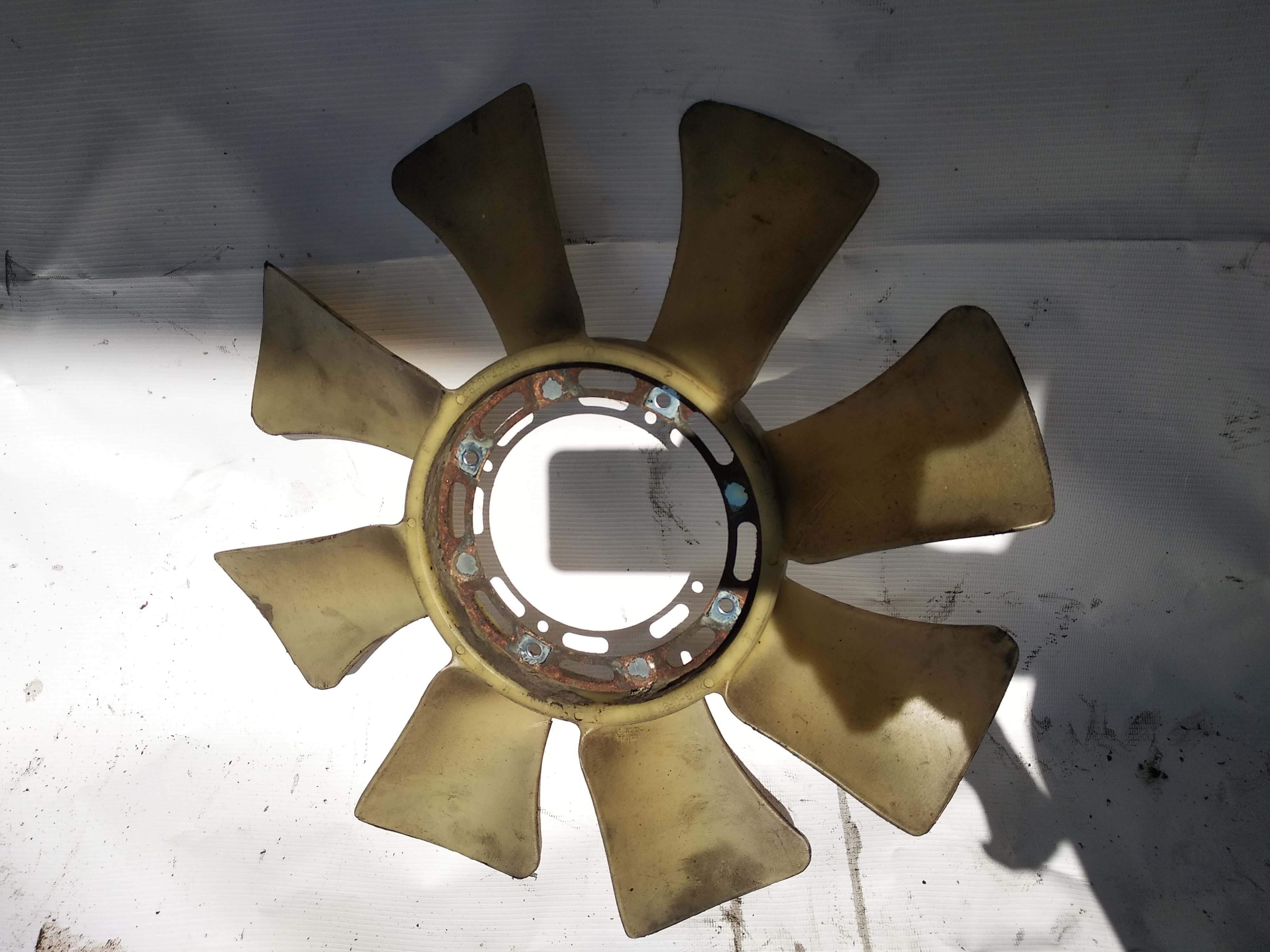 Крыльчатка вентилятора охлаждения на Kia Sorento