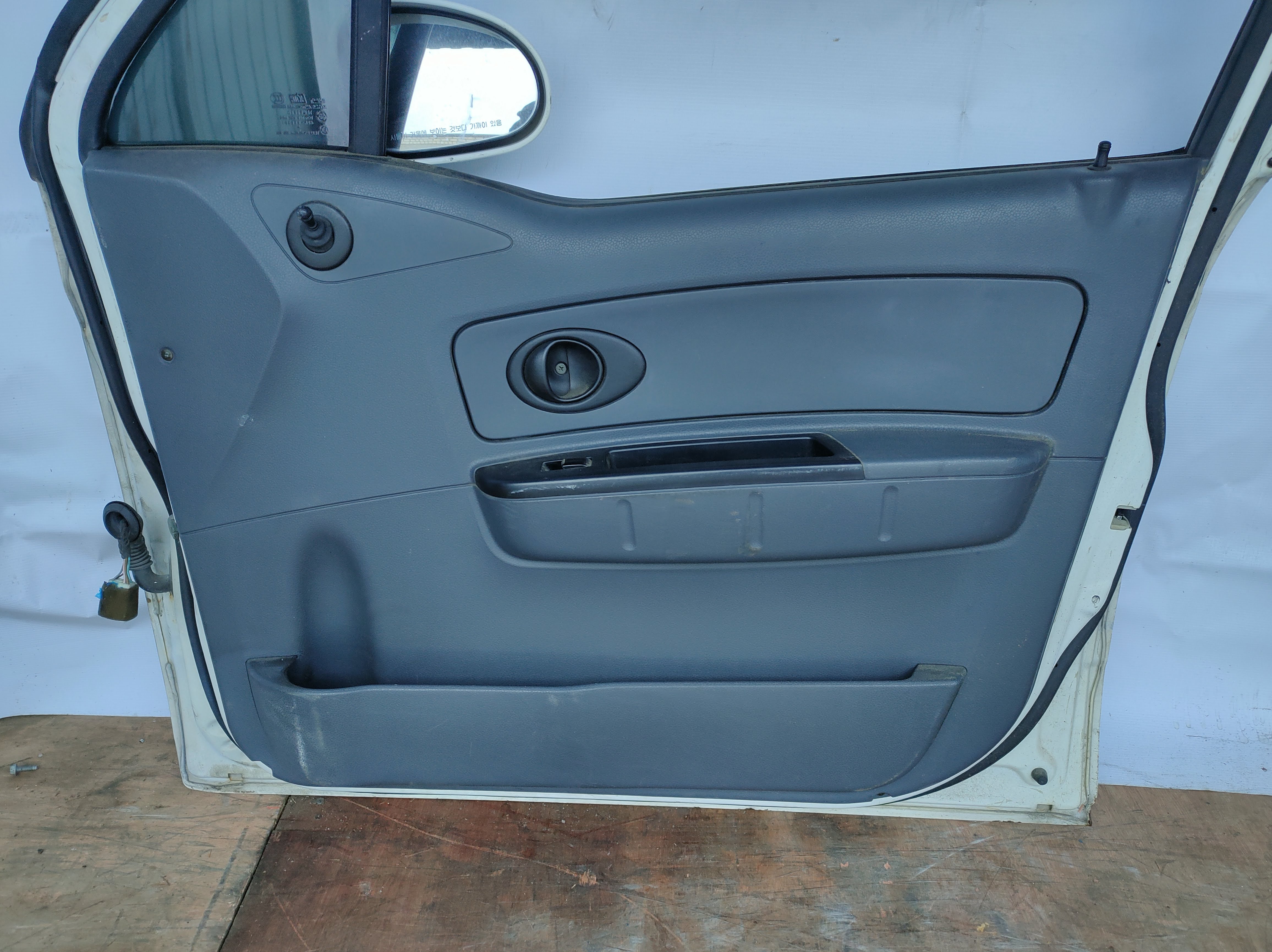 Дверь передняя правая на Chevrolet Spark